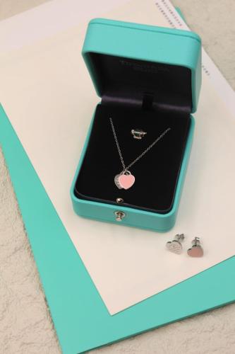 Tiffany & Co. Pink Silver Heart Accessory Set - E-SEVEN STORE