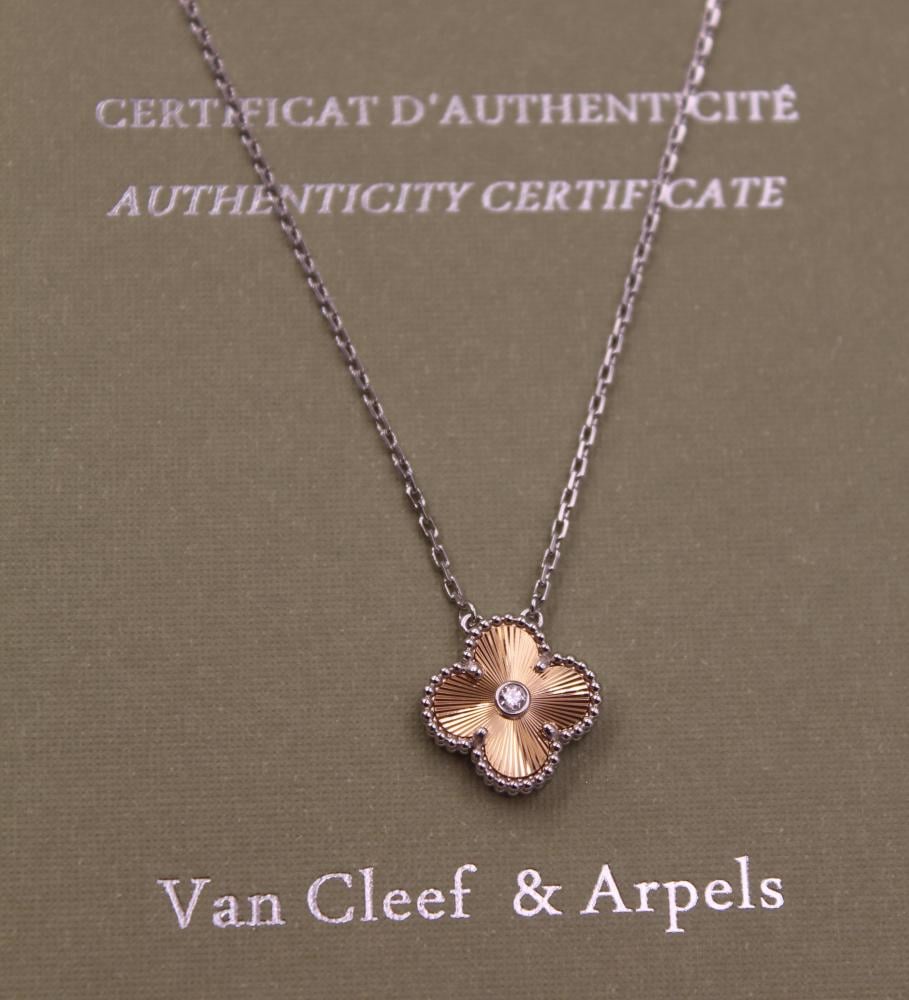 Van Cleef & Arpels Luxury Necklace Alhambra Flower Pattern Silver Rose Gold