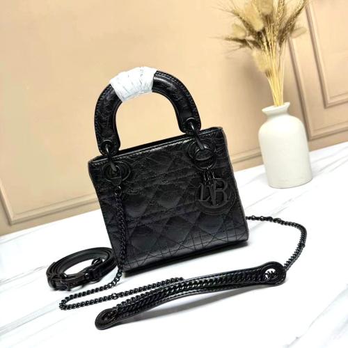 حقيبة ديور نسائيه صغيرة لون بلاك مع حامل كتف أنيق