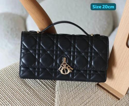 Chanel shoulder bag with chain, 25 cm, red - E-SEVEN STORE