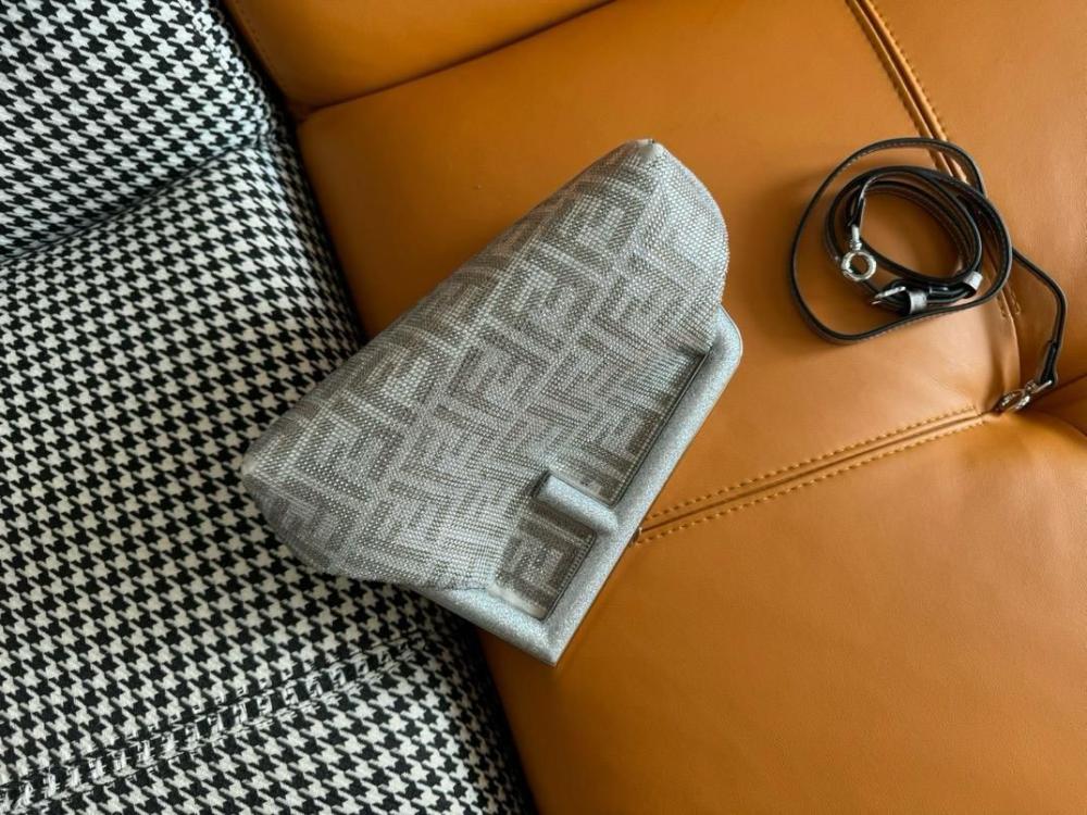 FENDI Fロゴ リング ギフトバッグ付き