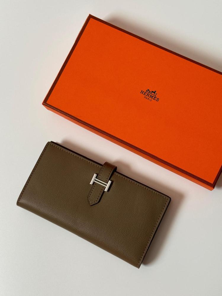 Hermes Women's Wide Leather Wallet, Brown