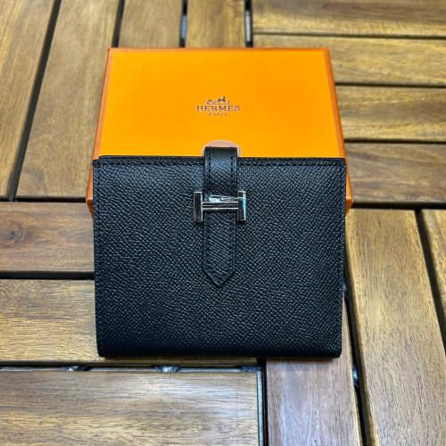 Saint Laurent Women's Leather Envelope Wallet in Black and