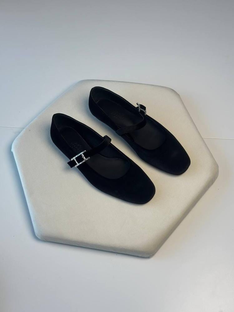 فلات هيرميس نسائي باليرينا كلاسيك لون أسود أنيق