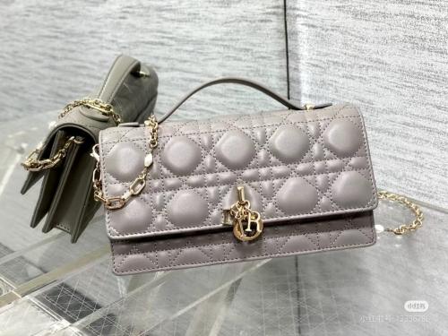ウォレット Chanel square backpack in shiny black - E-SEVEN STORE