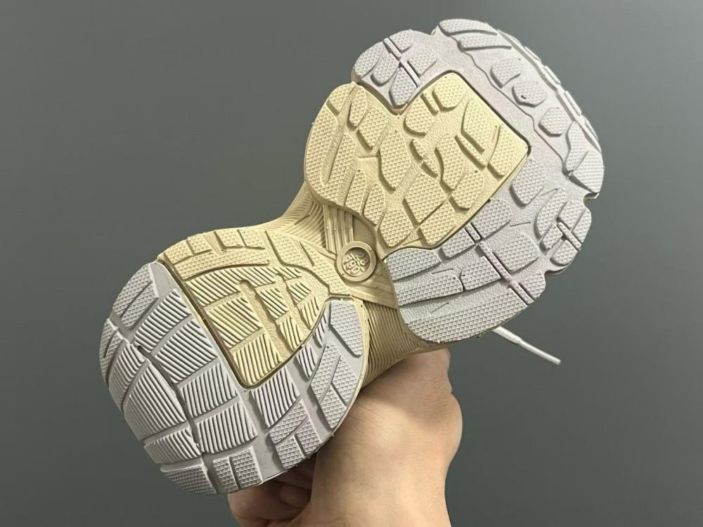macyaページ Balenciaga 6xl mesh sneakers with fluorescent green accents