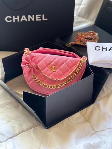 حقيبة مدورة شانيل لون زهري 18cm مع حامل سلسلة