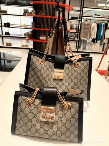 Gucci Women's Padlock Chain Shoulder Bag in GG Print, Black Brown