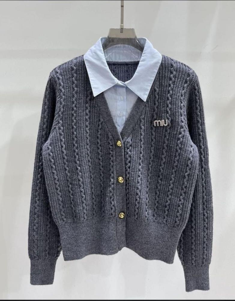 Miu Miu グレー 長袖 クロップドシャツ Miu Miu グレー 長袖 クロップドシャツ Miu Miu グレー 長袖