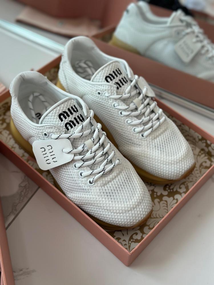 スニーカー MIU MIU WHITE SNEAKERS Miu Miu Women's White Lace-Up Sporty Sneakers - Practical