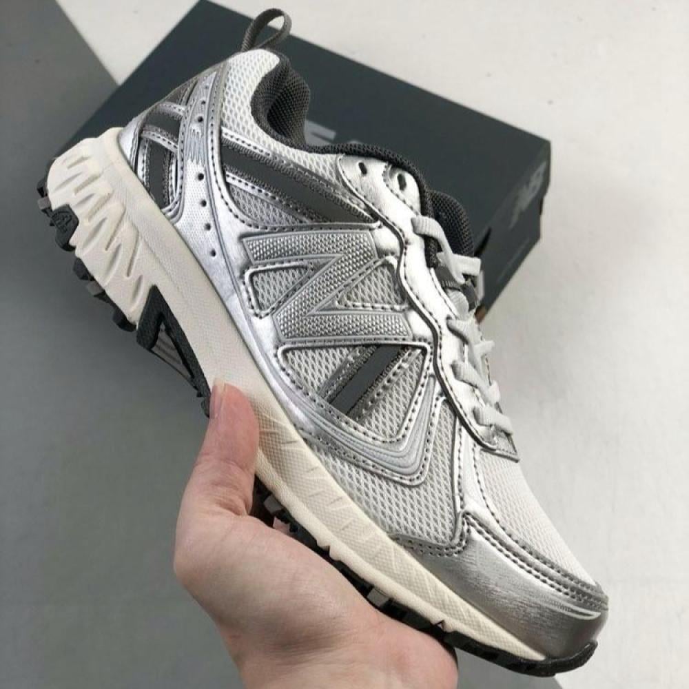 早期完売★New Balance★410 V5 BLACK SILVER★男女共用★大人気 早期完売☆New Balance☆410 V5 BLACK SILVER☆男女共用☆大人気