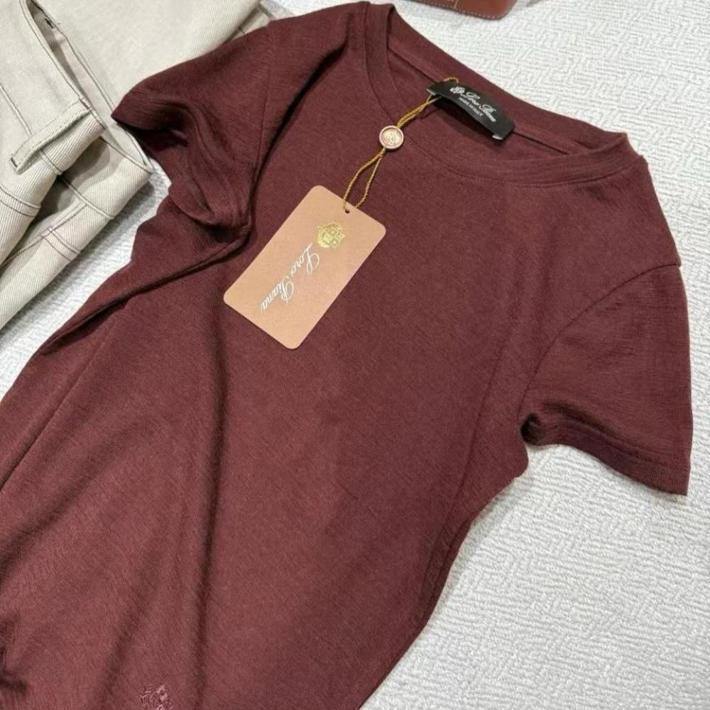 تيشرت لوروبيانا واسع للنساء ياقة دائرية بلون بني