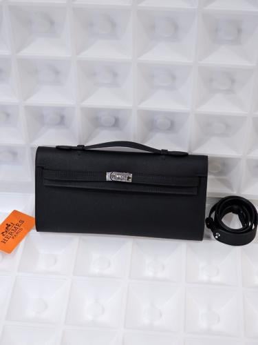 バッグ Hermes Kelly wide clutch with 28cm shoulder strap in black