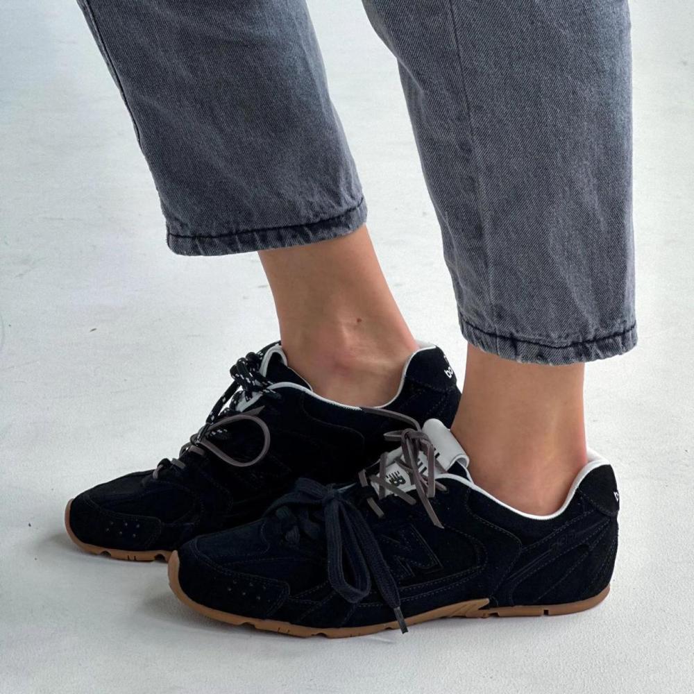 ◆MiuMiu 最新作◆ソックス スニーカー/Black◆ Miu Miu x New Balance Unisex Black Luxury Shoe - E-SEVEN STORE