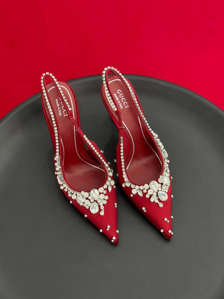 専用2 Gucci crystal embellished high heels with a red back strap