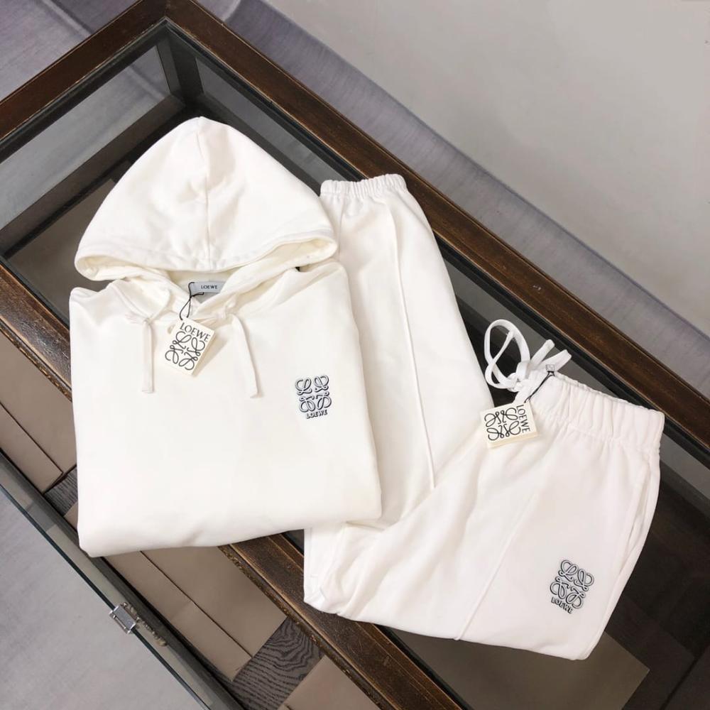 بيجامة نسائية لويفي قطعتين هودي مع بنطال لون ابيض