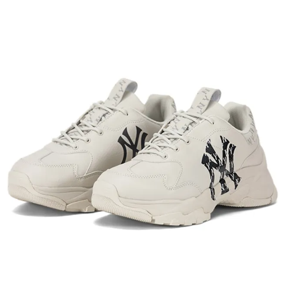 New York Yankees Unisex White Logo Sneakers - E-SEVEN STORE