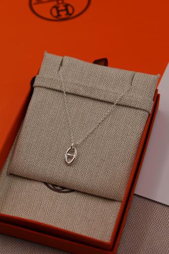 Hermes Women's Silver Frindole Necklace - E-SEVEN STORE