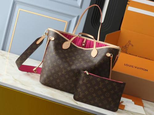 バッグ Fendi Peekaboo I See You Handbag in Chic Olive - E-SEVEN STORE