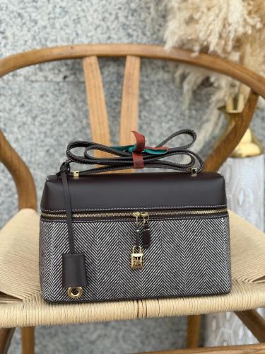 ミユ Saint Laurent NIKI luxury bag, 28 cm, off-white - E-SEVEN STORE