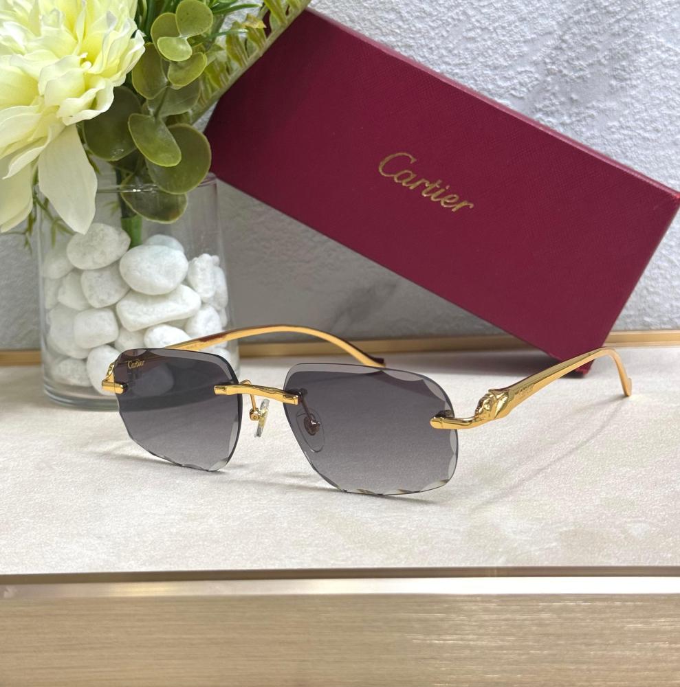Panthère de Cartier square sunglasses with a black and gold metal frame