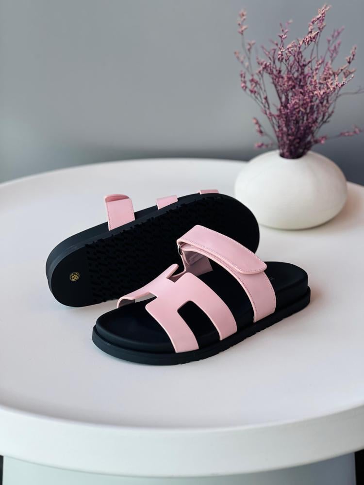 yo様 Shaper Hermes Flat Sandal Women's Pink and Black Leather Slipper