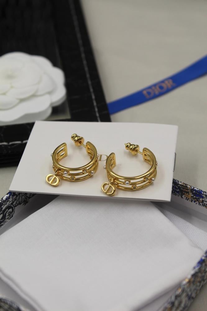Dior リング Dior Lady Gold Watch with Round Bezel and Blue Dial for