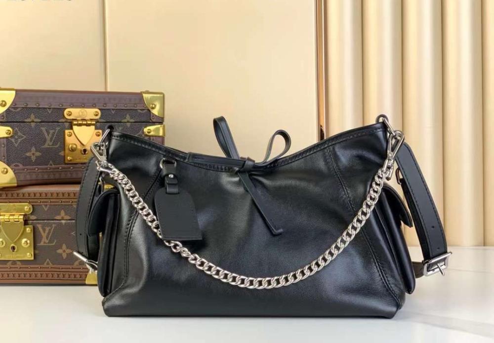 Louis Vuitton Women's Carryall Bag in Black Luxury Leather