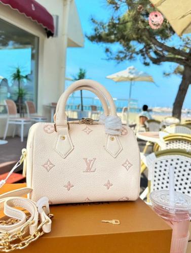 Louis Vuitton Speedy Monogram Medium Handbag in White Leather - E