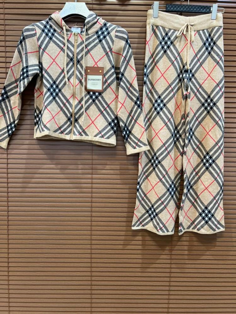 بيجامة بربري نسائية فري سايز جاكيت وبنطال كاروهات