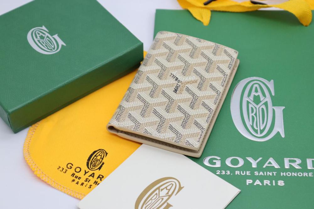 محفظة جويارد صغيرة للرجال جلدية بلون اوف وايت