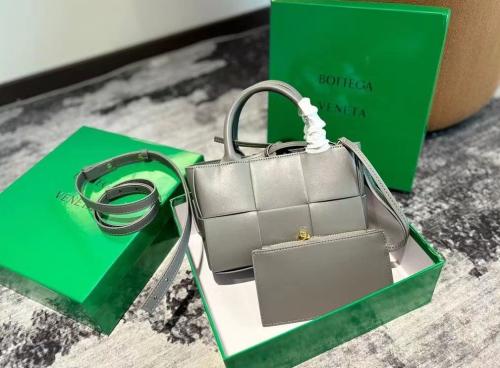 L'Orbiana L27 Square Bag, Modern Vanilla Latte - E-SEVEN STORE