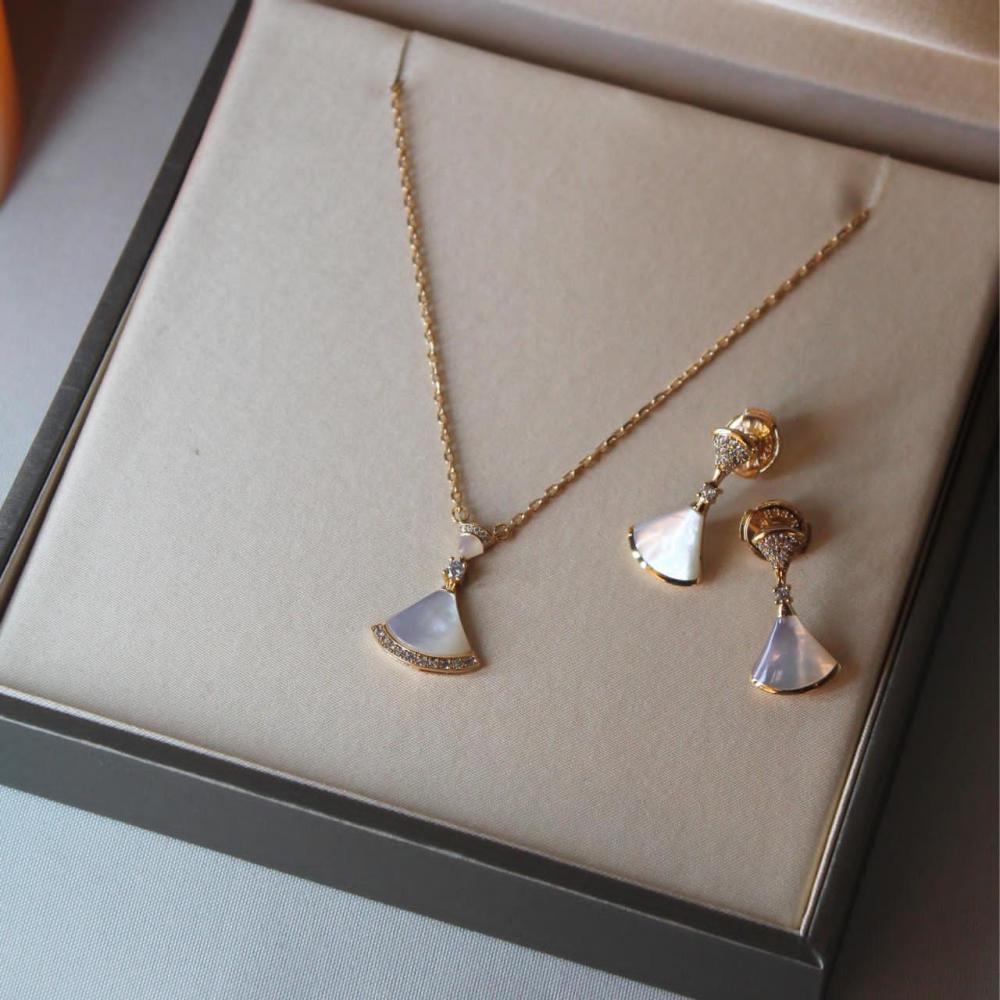 Bvlgari Diva necklace and earring accessory set, white with gold