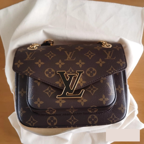 Louis Vuitton ショルダーバッグ ロゴプリント 8c91ce45-2a7b-409e-9524-