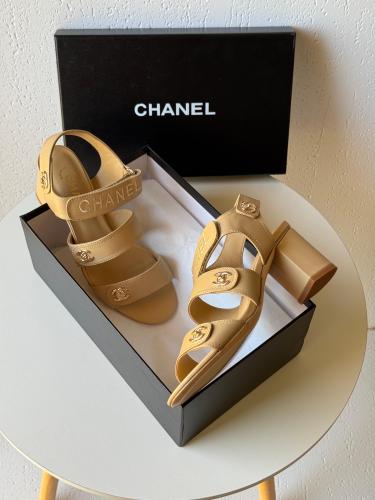 Gucci Women's Straw-Colored Brown Leather Strap Flat Sandal - E