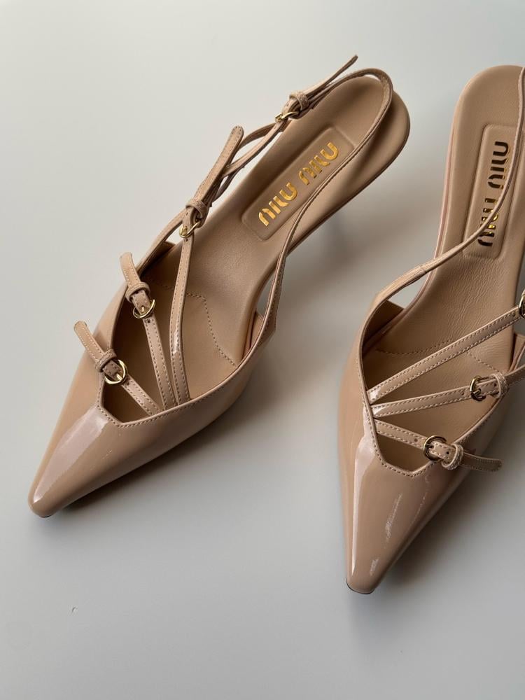 【関税込み】miu miu VELVET SLINGBACK Chain-detail velvet slingback pumps in black - Miu Miu
