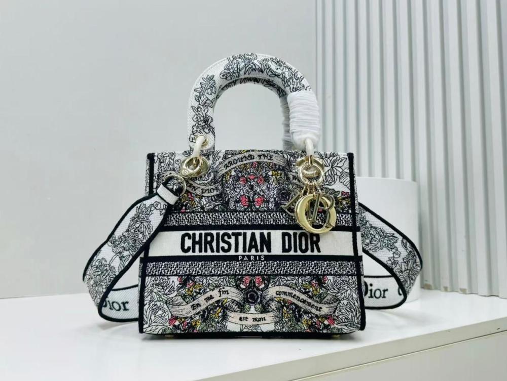 Christian Dior ヴィンテージ CHRISTIAN DIOR Women's Fashionable Embellished Shoulder Bag