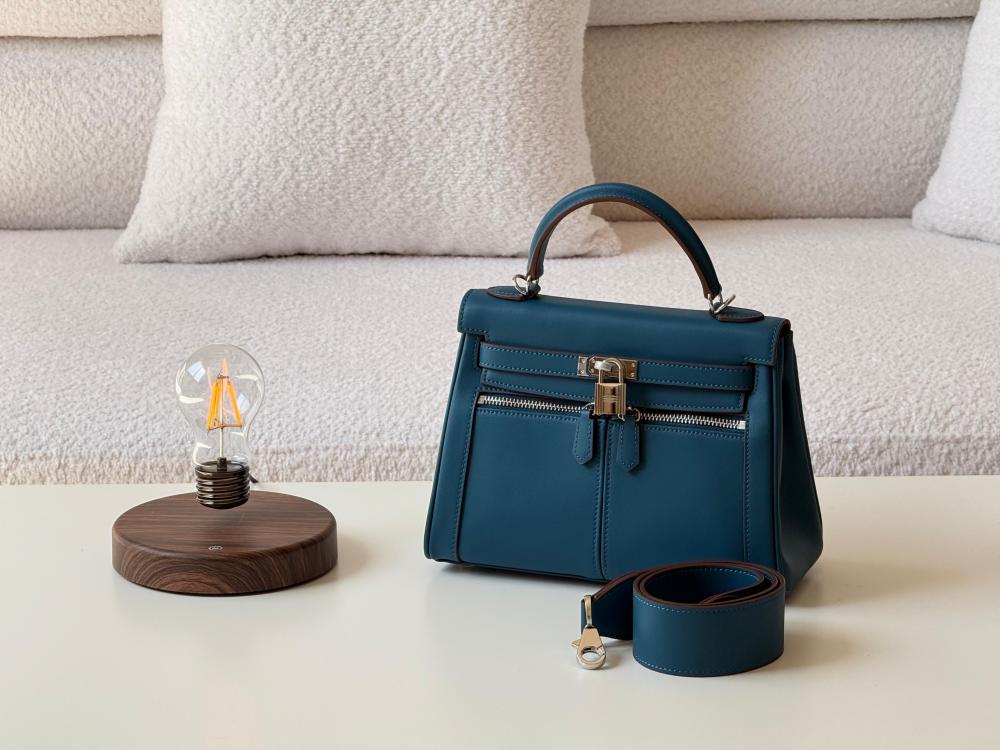 Hermes Kelly 32 Leather Handbag, Navy Blue, 25cm, Elegant
