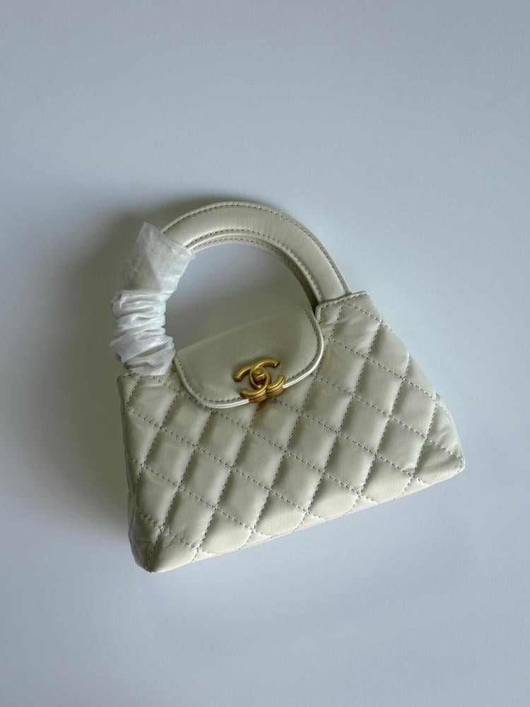 حقيبة جلد صغيرة بمقبض شانيل كيلي 20سم لون ابيض