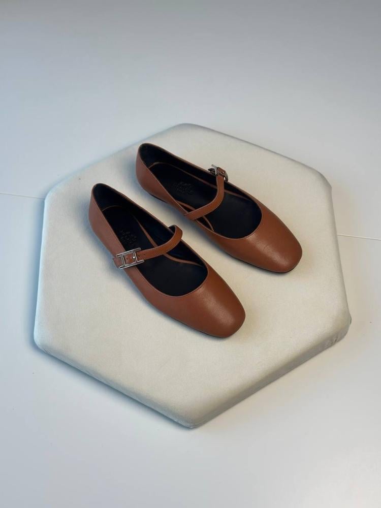 メリー Hermes Women's Ballerina Flats in Stylish Leather with a