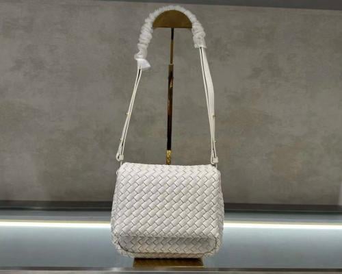 Dior women's small bag, elegant burgundy color, with a chain - E