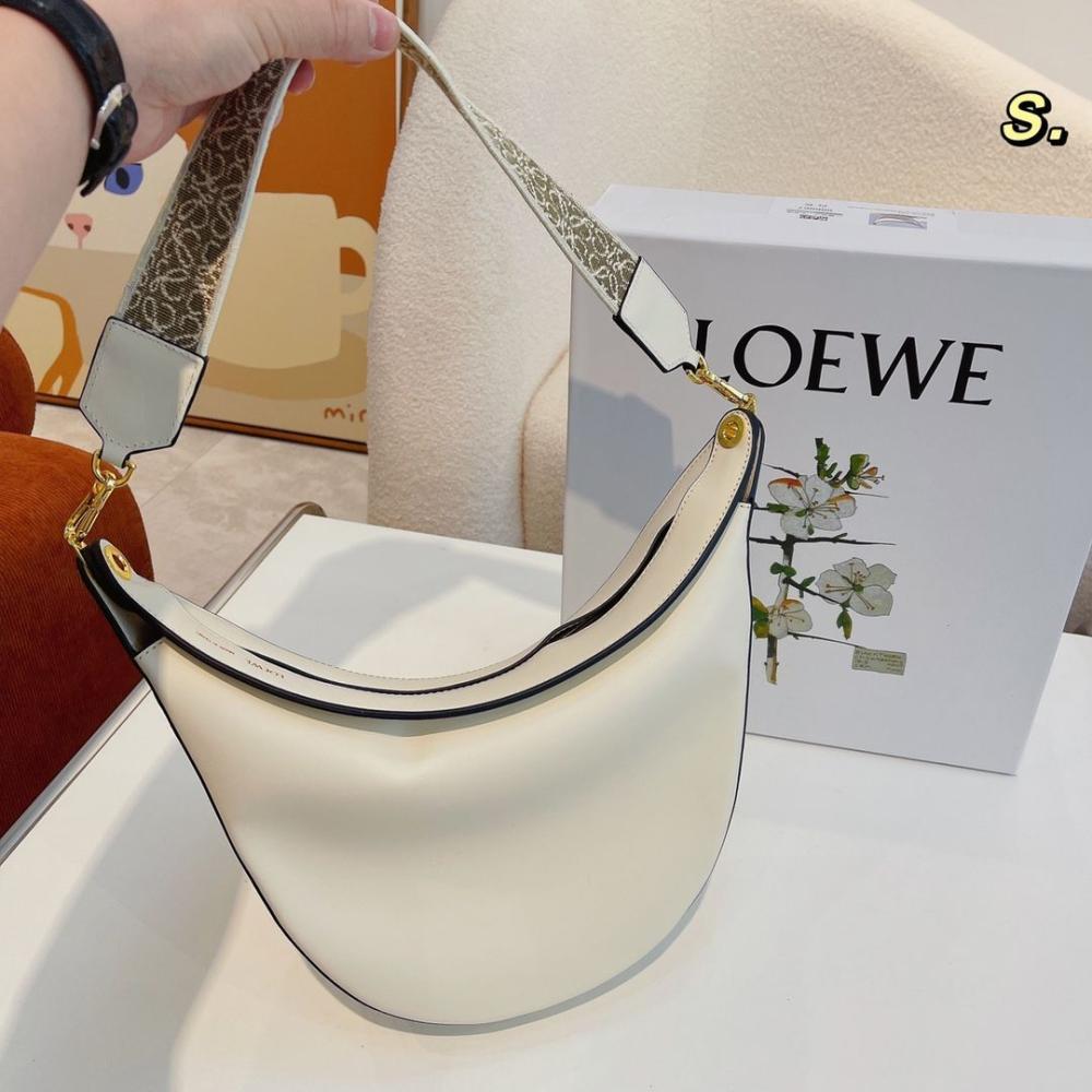 حقيبه لويفي لونا شنطة من الجلد الفاخر أنيقة بلون أبيض