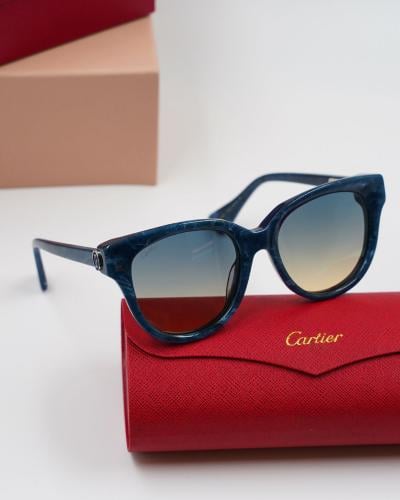 ムーブ　カメラ Celine sunglasses in black with a black frame - E-SEVEN STORE