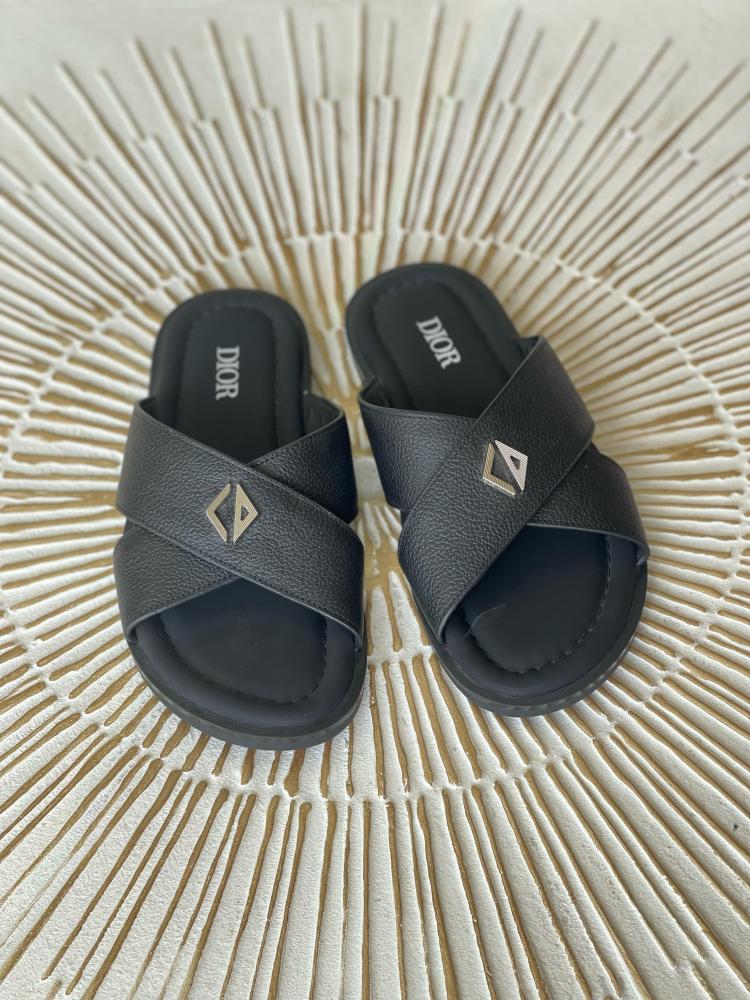 سليبر ديور الاياس صندل مفتوح رجالي جلد لون اسود لوغو دايموند