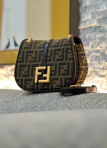 FENDI エナメルハンドバッグ FENDI フェンディ ハンドバッグ バイ ザ ウェイ ミニ 8BS067
