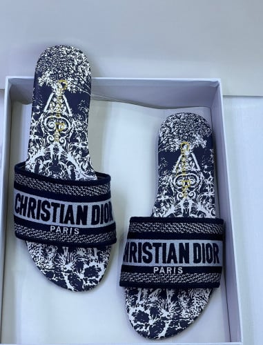 DIOR