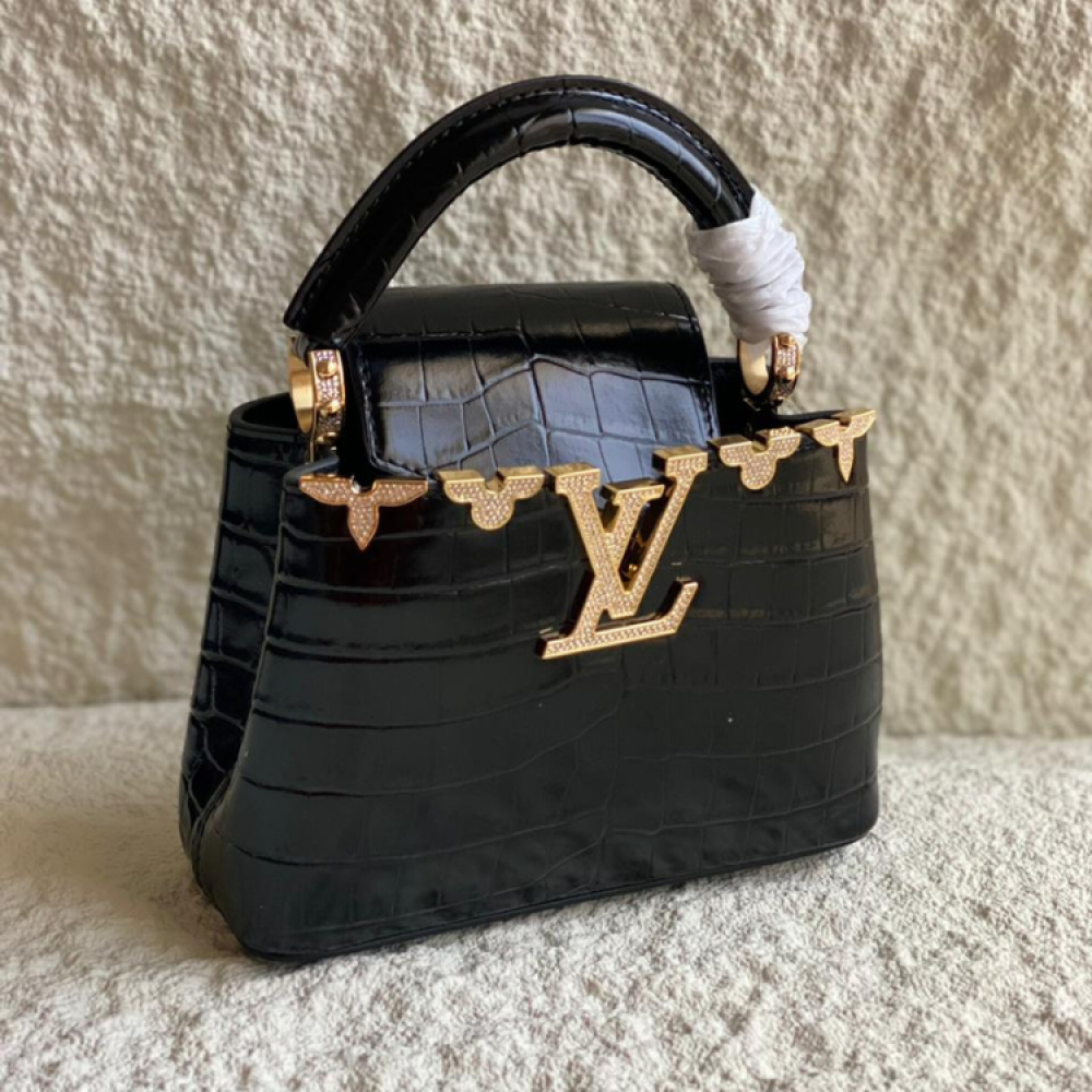 حقيبة نسائية لويس فيتون كابيسين جلد أسود أكسسوار جولد