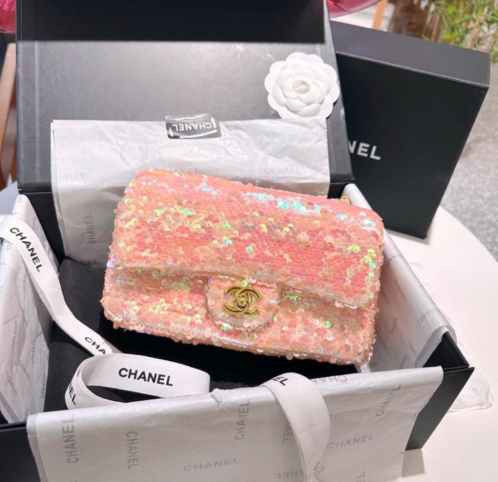 شنطة شانيل ميني جلد وردي مطرز ماسي