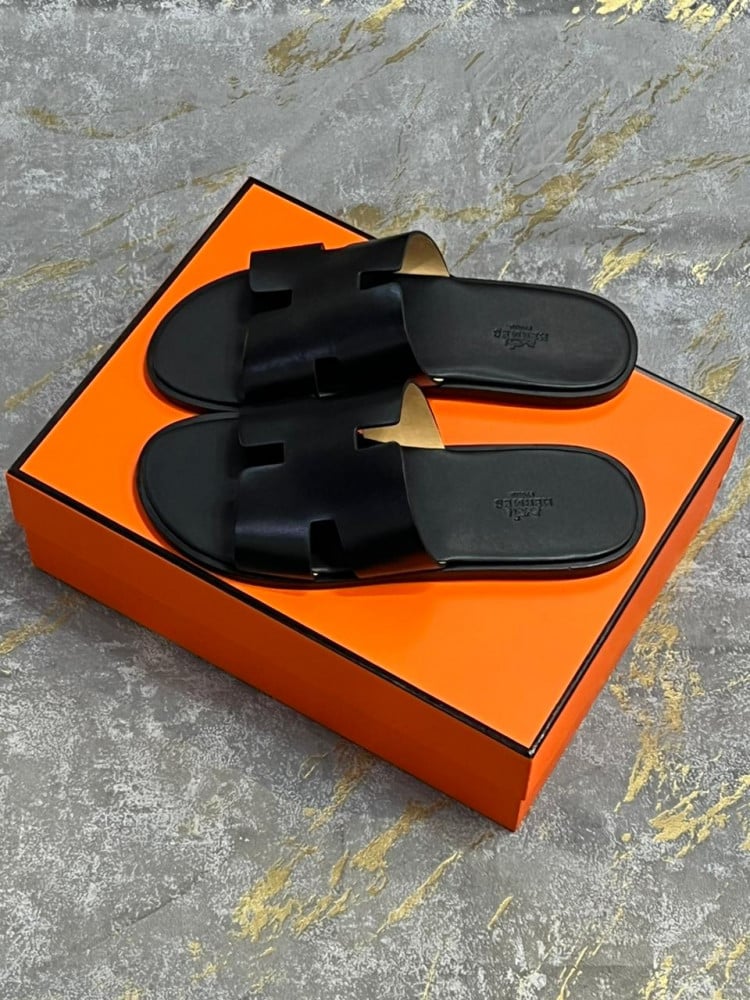 سليبر جلد للرجال هيرميس لون اسود فاخر