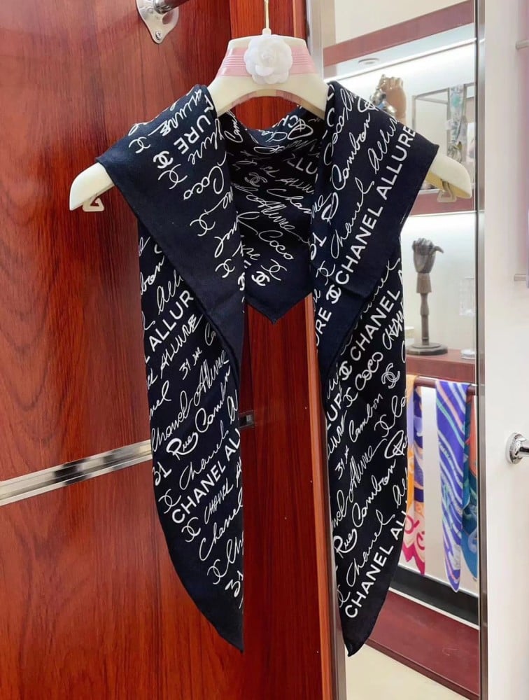 سكارف شانيل